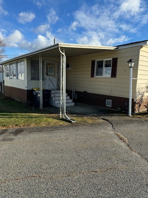 8 Third Street, Portsmouth, RI